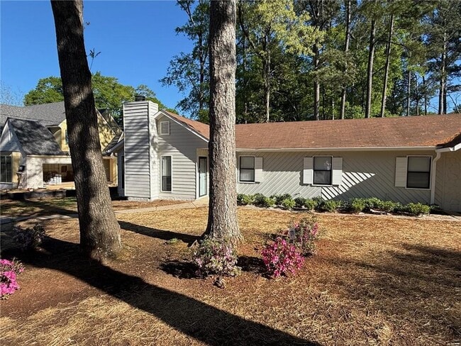 Photo - 1601 Walker St SE