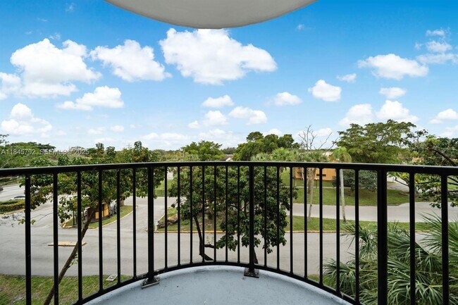 Photo - 2611 NW 56th Ave Unit 428