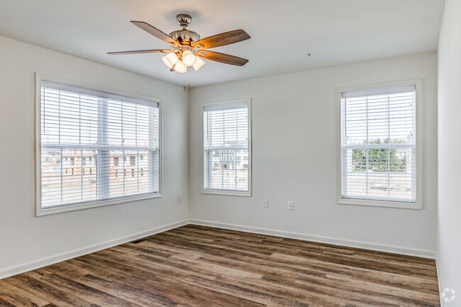 3BR, 2.5BA - 1,625SF