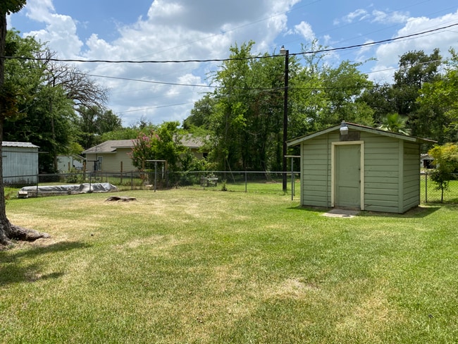 Photo - 205 Chambers St