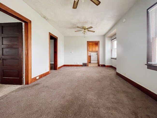 Photo - 1317 W Memorial Dr