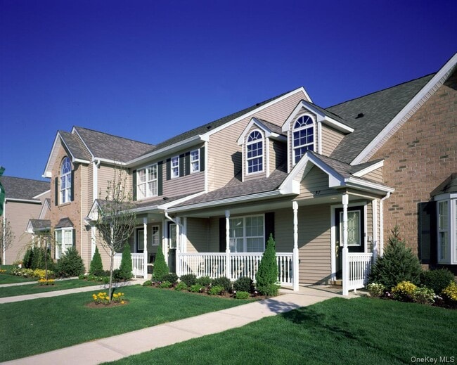 83 Village Green Dr Unit 83