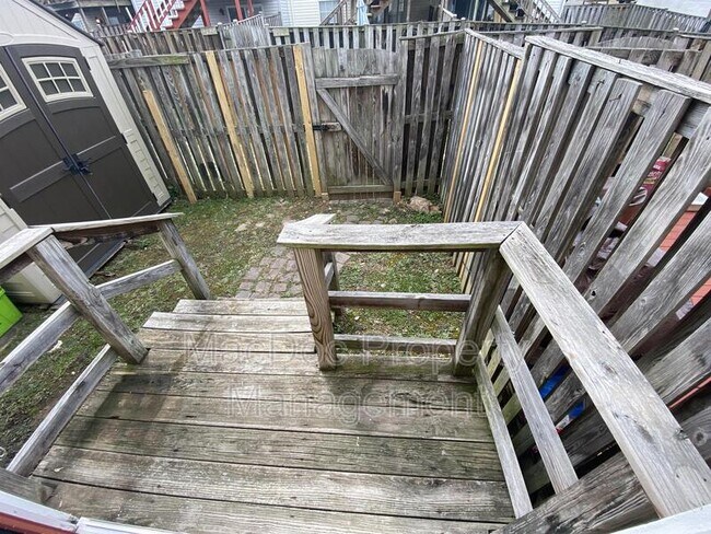 Photo - 17970 Milroy Dr