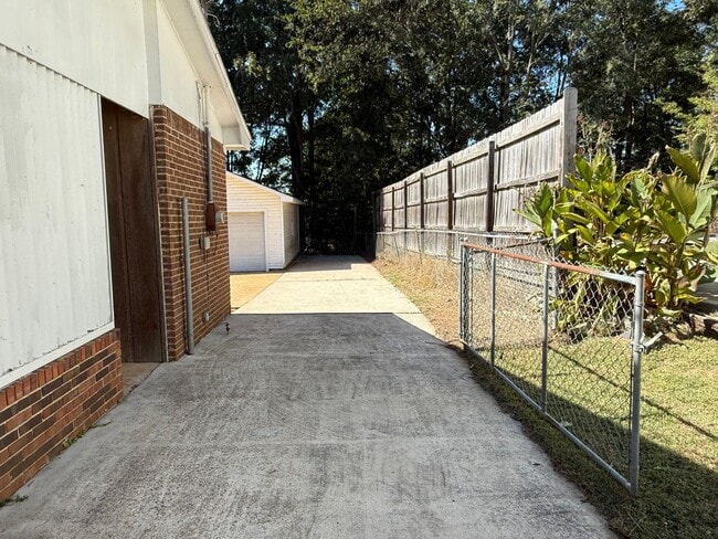 Photo - CHARMING UPDATED HOME FOR RENT IN GUNTERSV...