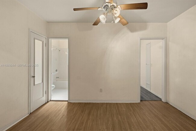 Photo - 4410 NE 2nd Ave Unidad 4412