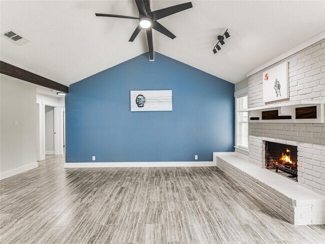 Photo - 801 Central Dr