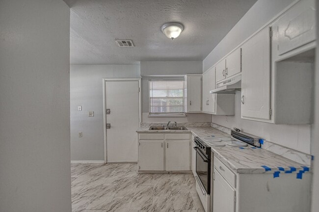 Photo - Spacious Two Bedroom Duplex near OU!