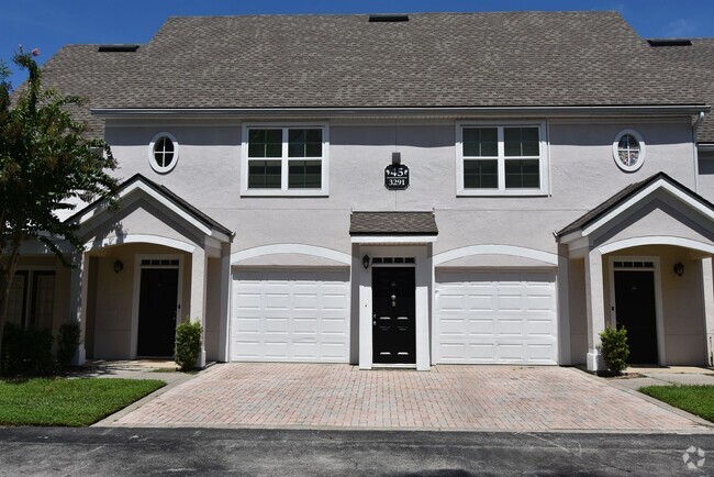 Building Photo - ORLANDO: 1 bed/1 Bath, Gated Community of ... Unit 205 Rental
