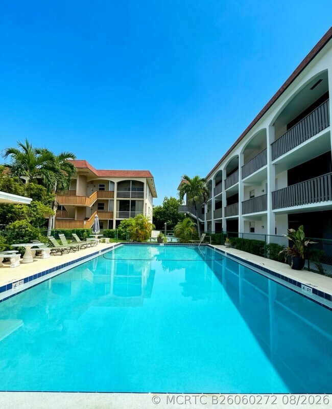 Photo - 651 Pine Dr Unit 208