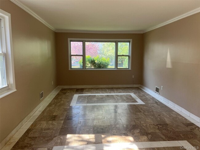 Photo - 16-05 Bell Blvd Unidad 1st Floor