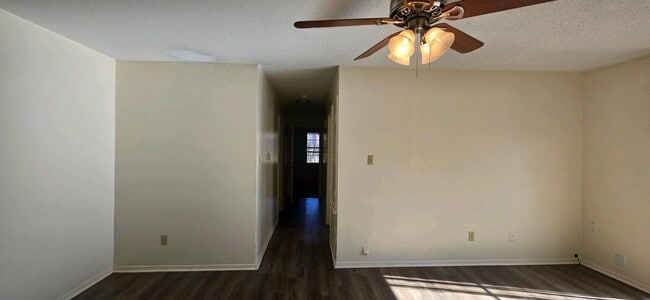 Photo - AVAILABLE! 2 Bedroom 2 Bath in Longview!