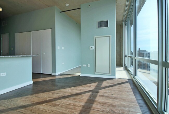 Photo - 1423 S State St