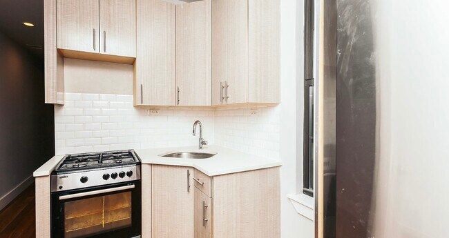 Photo - 17-14 Linden St Apartments Unit 2L