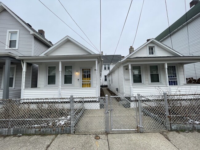 Photo - 1585 E 32nd St Unit NA