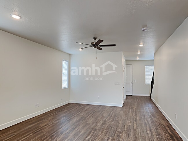 Photo - 2376 E Frontier St