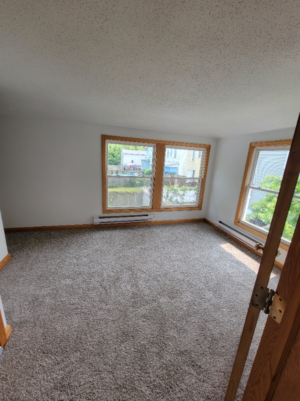 Photo - 955 W 10th St