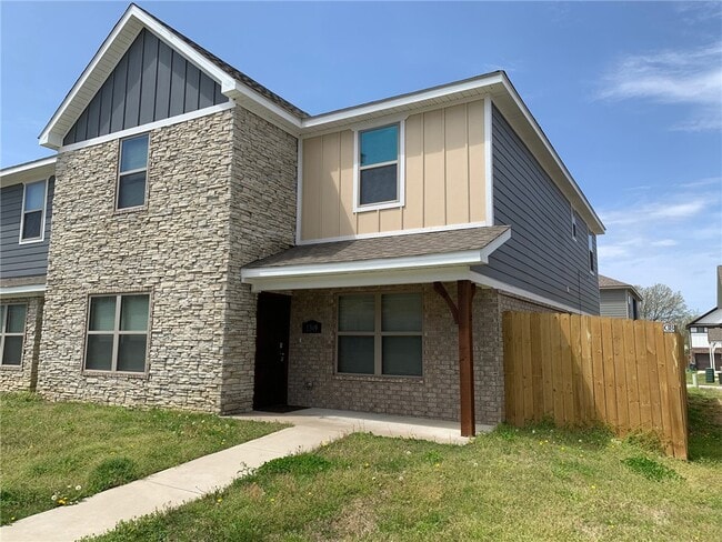 Building Photo - 1349 N Corsica Dr