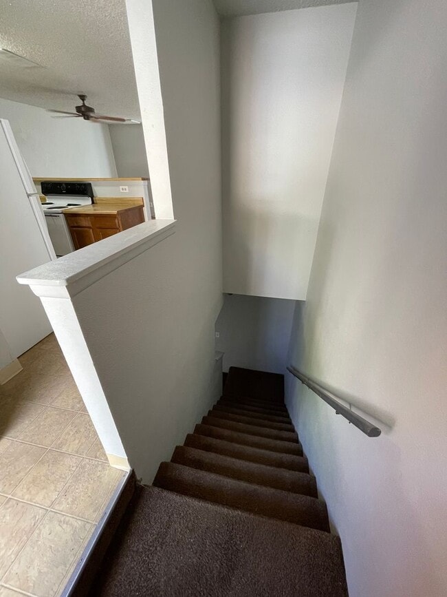 Photo - 440 W 4th St Unit 3