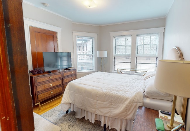 Building Photo - 11 Story St