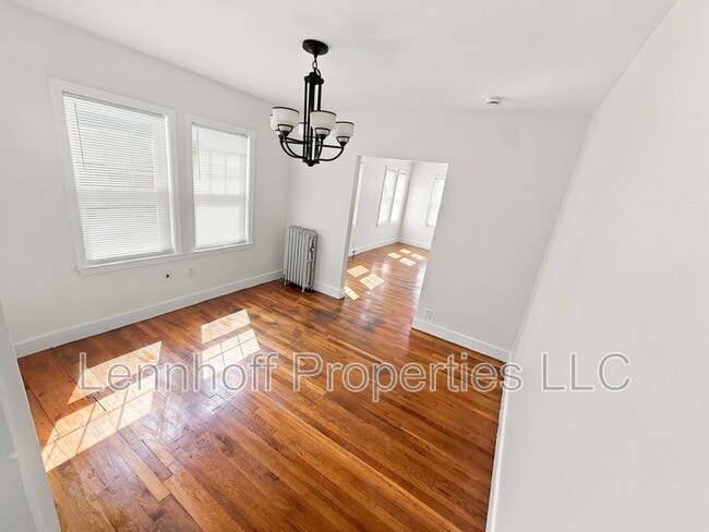 Photo - 17 1st St