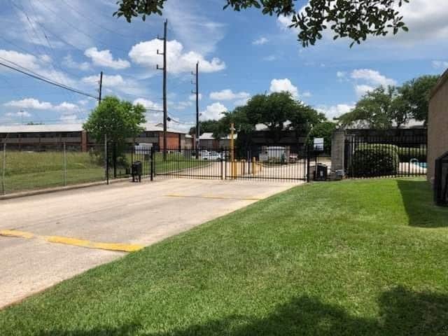 Photo - 218 Plaza Verde Dr