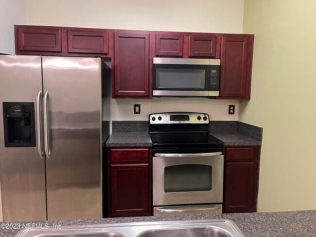 Photo - 2/2 on Westside