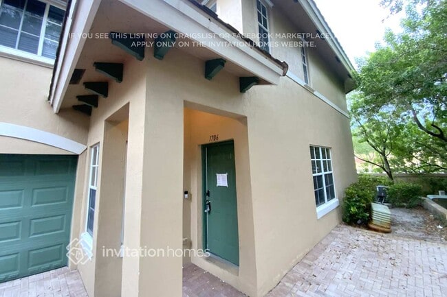 Building Photo - 1706 NE 6th St Rental