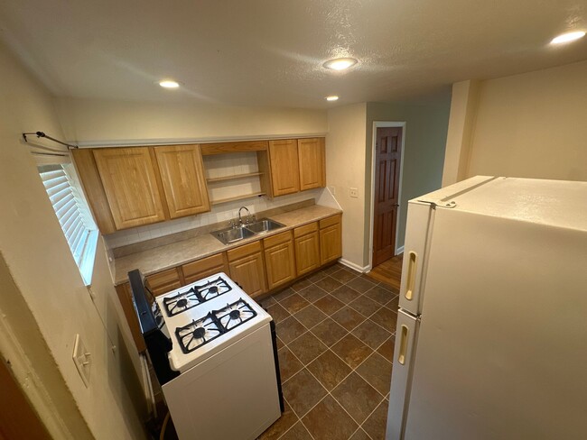 Photo - 905 26th St Unit Apt. 3