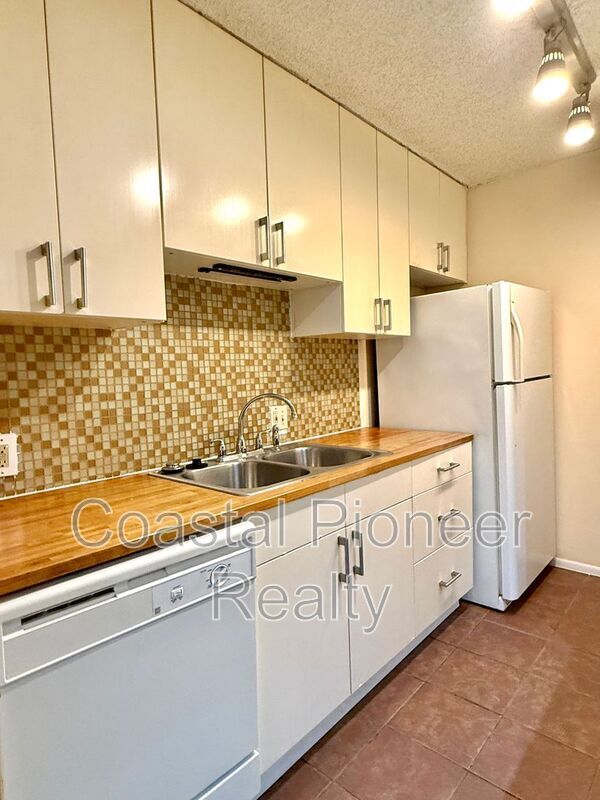 5502 Pokeweed Ct Unit B