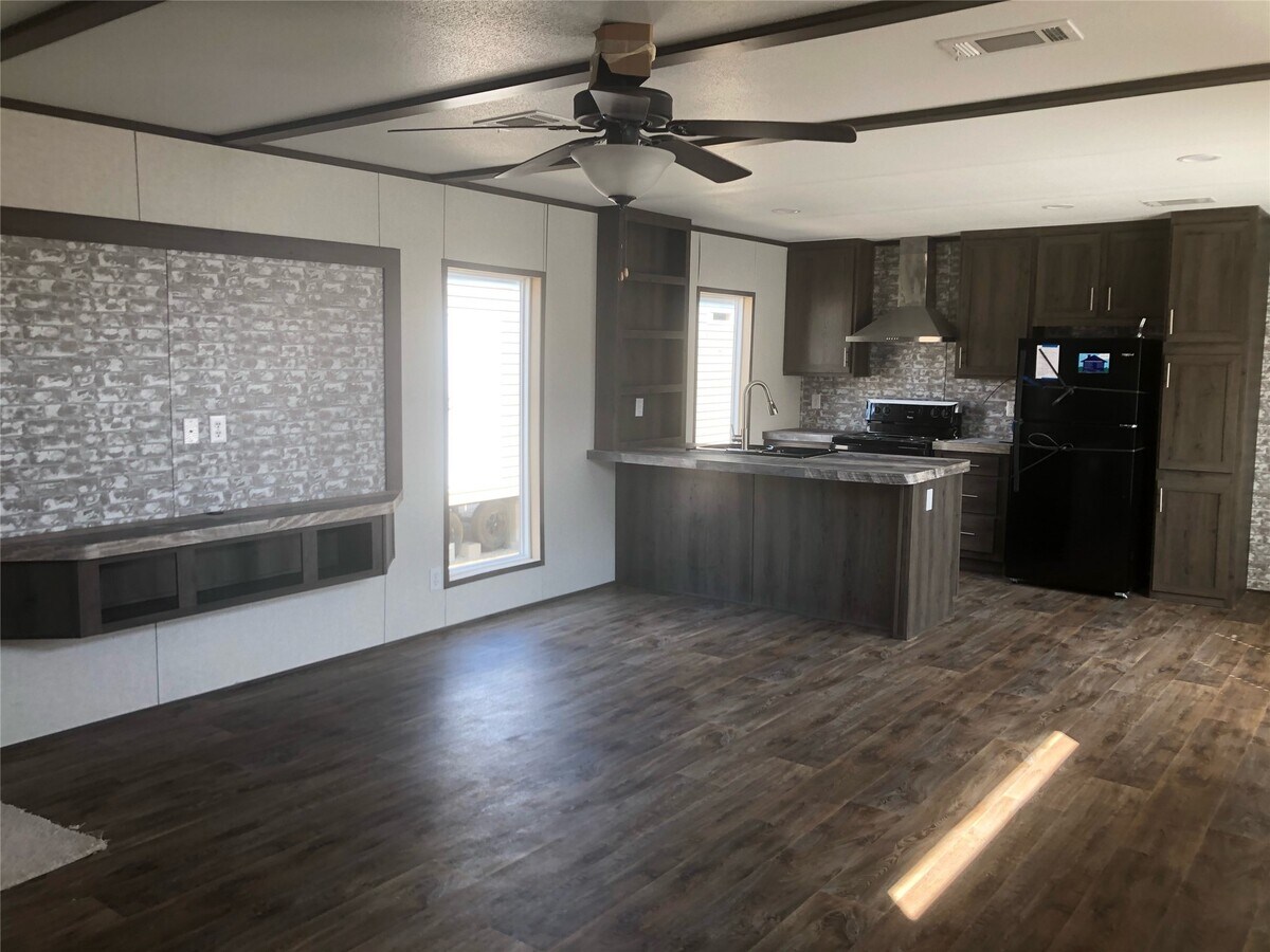 Photo - 10161 Pollard Rd