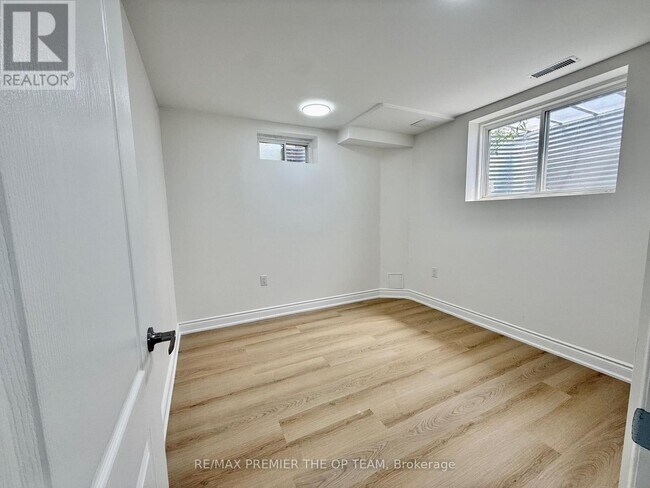 Photo - 62 Phoenix Blvd