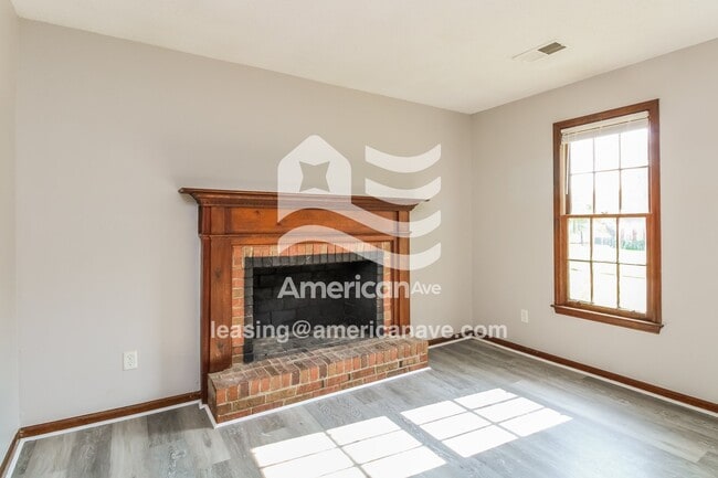 Photo - 217 Chadford Rd