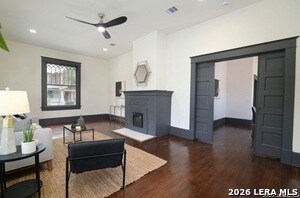 Photo - 207 Loretta Pl
