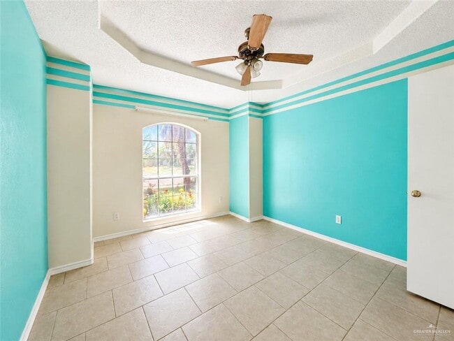 Photo - 6 S Venus Ln
