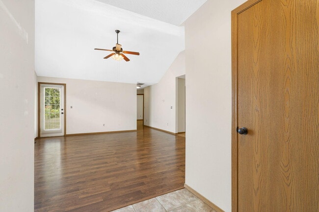 Photo - 113 Bailey Cir