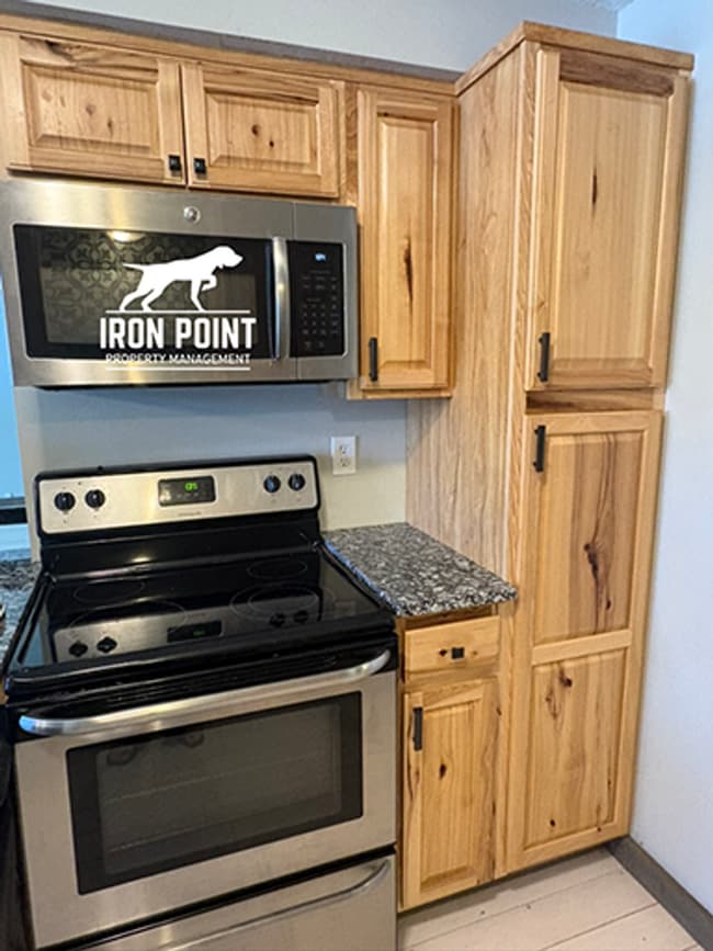 Photo - 3 Bed/1 Bath off Broadway near downtown Boise & BSU - Landscaping Included.
