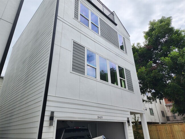 Photo - 3413 St Emanuel St