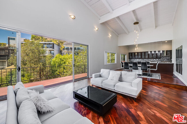 Building Photo - 9314 Sierra Mar Dr Rental