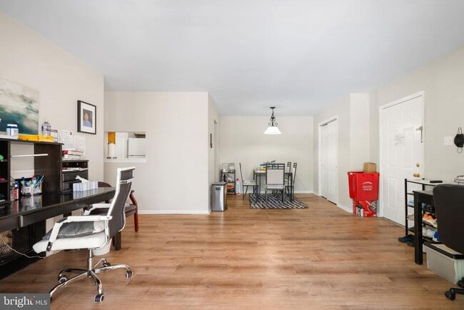 Photo - 45 Le Forge Ct