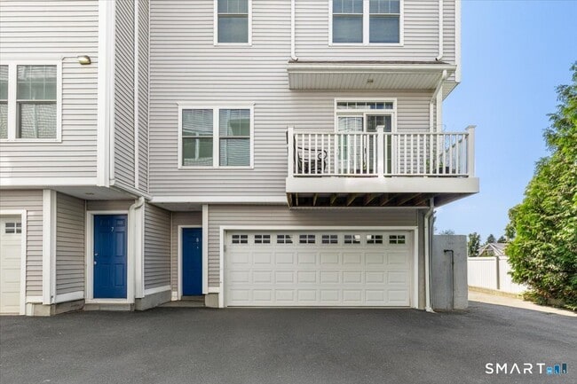 Building Photo - 175 West Ave Unit 8