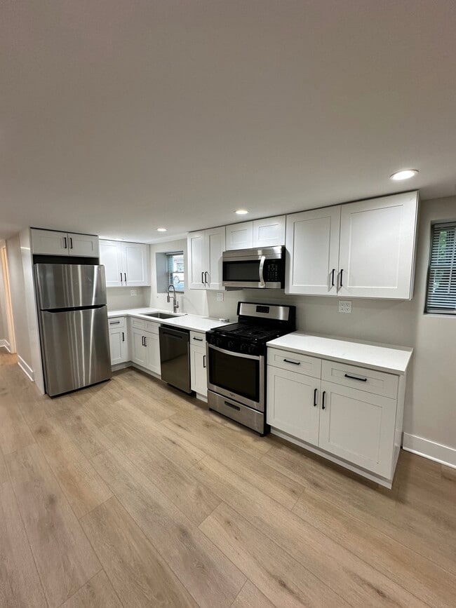 Photo - 5200 W Winona St Unit G