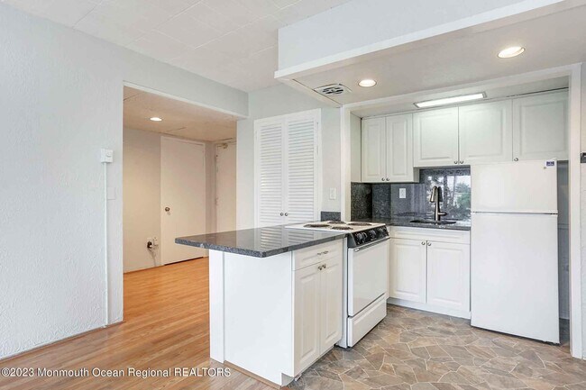 Photo - 21 Leroy Pl Unit 2F