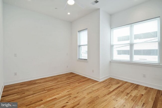 Photo - 144 W Wildey St
