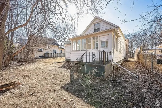 Building Photo - 1308 43rd St Rental