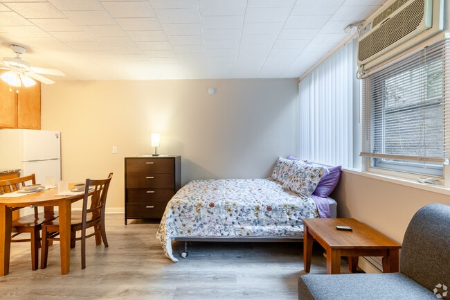 307 Thompson - Furnished Studios