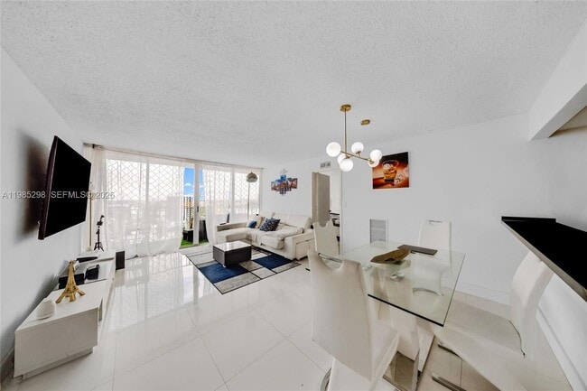 Building Photo - 7601 E Treasure Dr Unit 2302