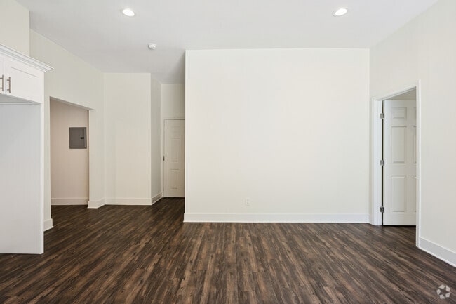 1BR, 1BA - 800SF - Living Room