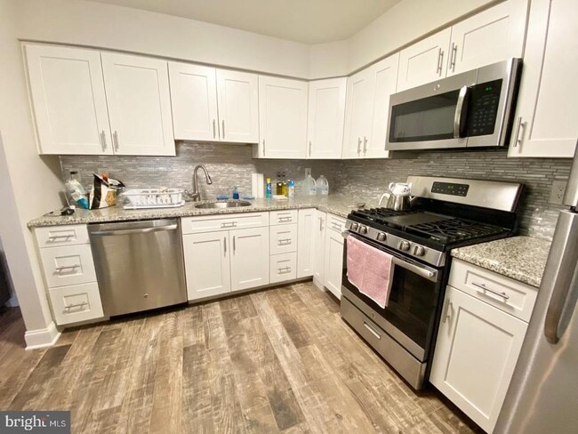 Building Photo - 167 Andover Pl