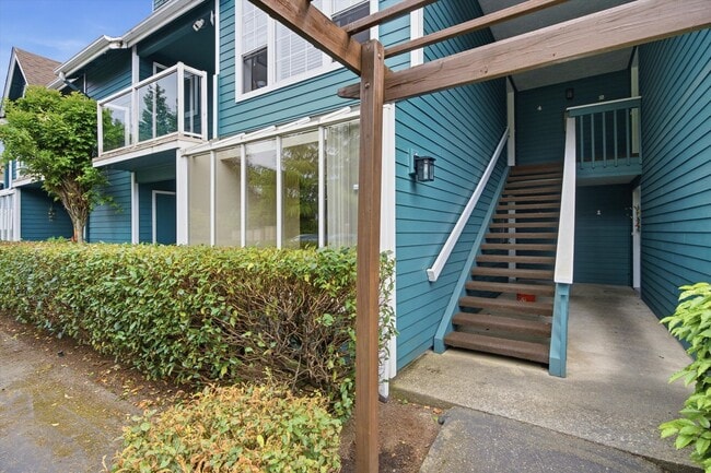 Photo - 2 bed 2 bath close to freeway