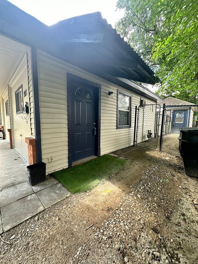 Photo - 2117 Thonig Rd Unit 2117 THONIG RD B